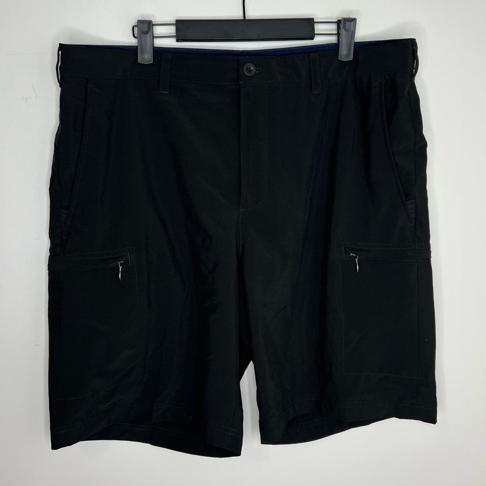 Izod Golf Swingflex Cargo Shorts Men's 38 Black Stretch Poly 5 Pocket
